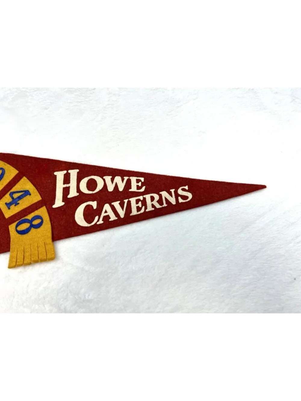 Vintage 1948 Howe Caverns pennant
